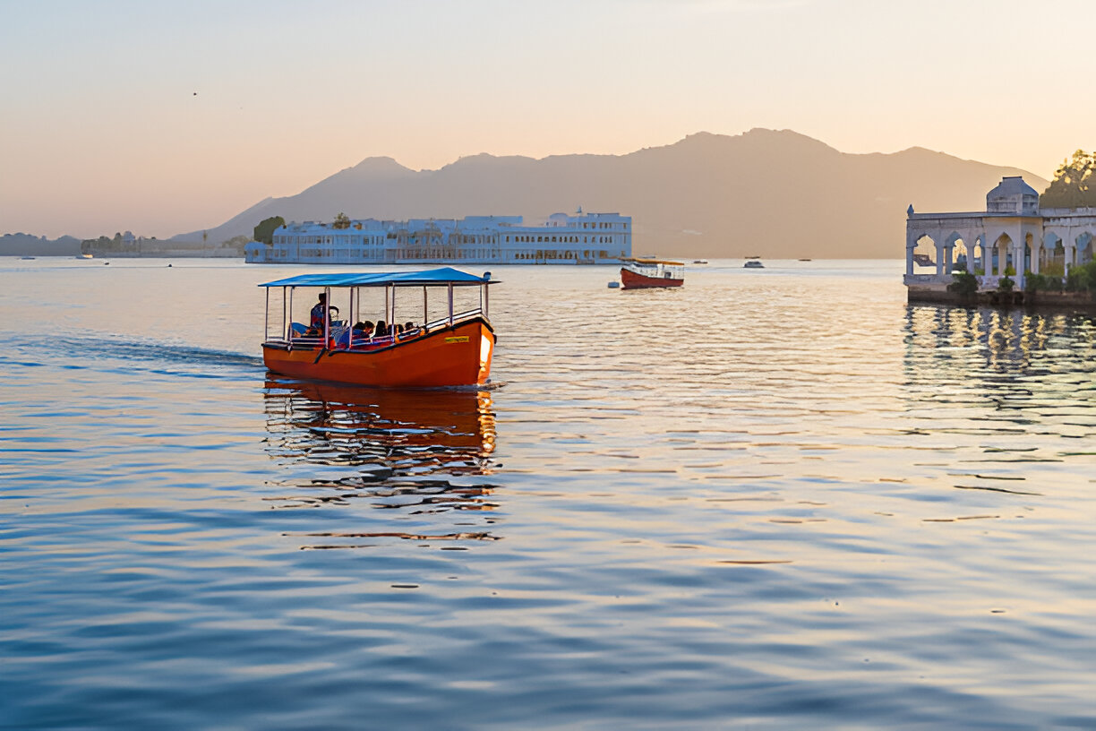 Royal stay near Lake Pichola Royal stay near Lake Pichola